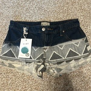 NWT. Roxy size 0/24 denim shorts.